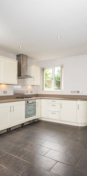 2 bedroom house to rent - Photo 1