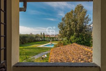 viale apua, Pietrasanta, Tuscany 55045