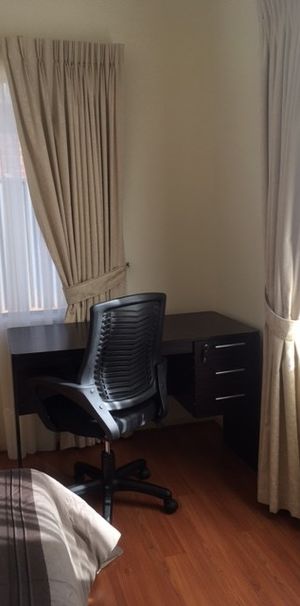 5-bedroom shared house / townhouse, Saint Bernards Road - Photo 2