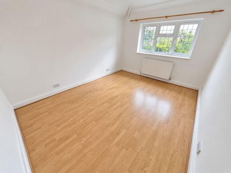 4 bedroom detached house to rent - Photo 5