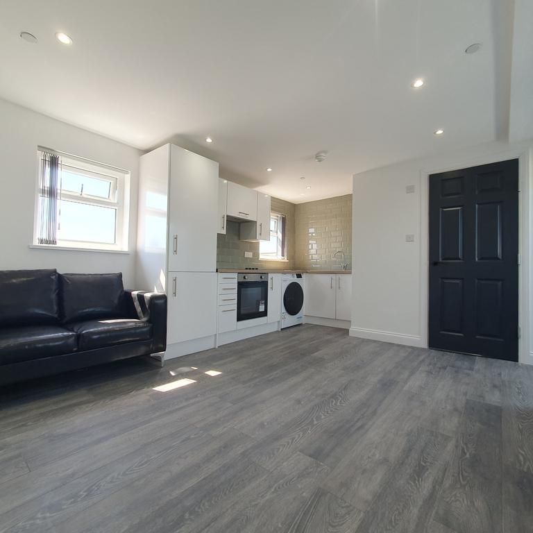 1 bedroom flat to rent - Photo 1