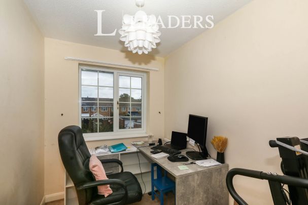 3 bedroom house to rent The Martells, Barton on Sea, New Milton, BH25 - Photo 1