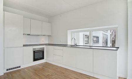 Stor bolig med direkte udsigt til gårdmiljøet - Photo 3