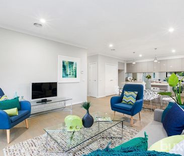 FREESTANDING TOWNHOUSE IN PRIME BEACHSIDE LOCATION - Photo 6