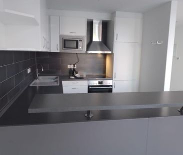 - EHNINGEN - Moderne 3-Zi.-Wohnung mit EBK, Fußbodenheizung, Stp - Photo 5