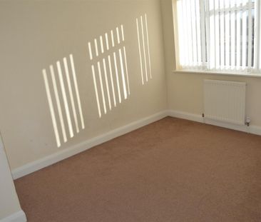 Quinton Park, Cheylesmore, Coventry CV3 5HZ - Photo 2