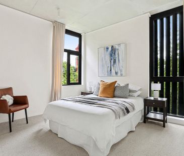 Stylish and Contemporary Two Bedroom Apartment with Parking - Photo 3