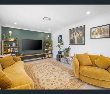 Coastal Family Living in a Quiet & Private Twin Waters Pocket - Photo 2