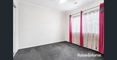 Stunning 4-bedroom house in Cranbourne East! - Photo 5
