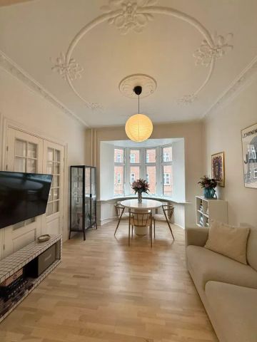 Indbydende lejlighed med klassiske detaljer i Aalborg - Foto 2