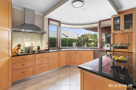 Luxury Home in Yarralumla! - Photo 4