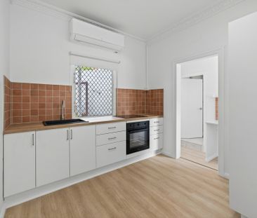 2/2 Morehead Street, South Townsville - Photo 1