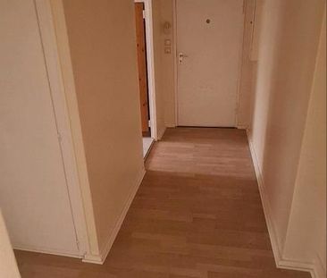 Möblierte 2 Zimmer-Wohung mit südseitiger Loggia, Auf Zeit - Photo 6