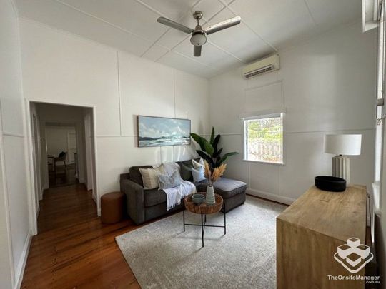 Stunning West End Queenslander - Photo 1