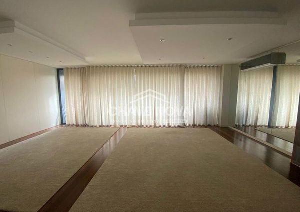 Apartamento T5 em Porto