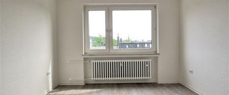 Frisch renovierte 3-Zi.-Whg. mit neuem Boden und Balkon - Foto 1