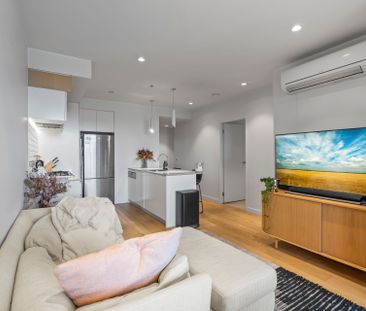 Stylish Apartment in an excellent Location! - Photo 4