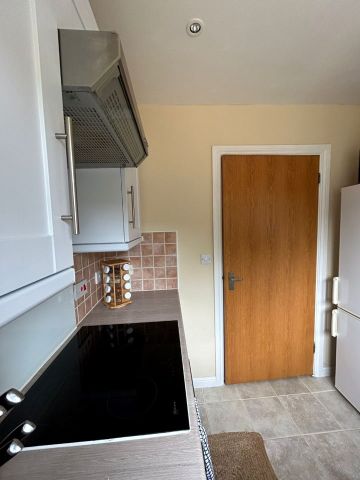 2 Bed Flat, Manchester Court, E16 - Photo 3