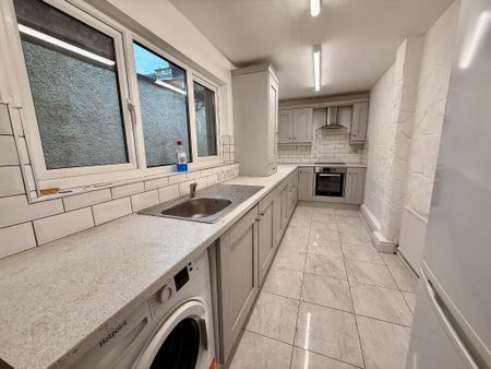 69 Willowbank Gardens, Belfast, BT15 5AJ - Photo 5