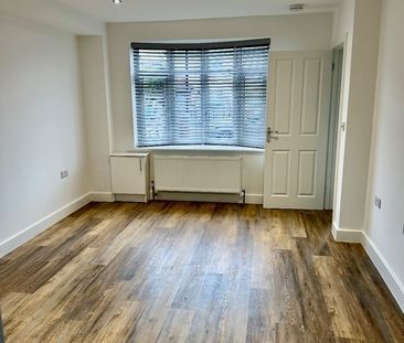 2 Bed Semi-Detached House, Alder Road, SO16 - Photo 1