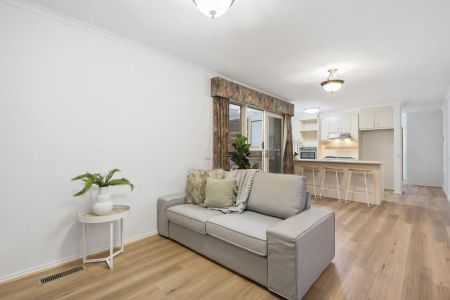 Perfect family proportions in the exclusive 'Croydon Hills' pocket - Photo 2