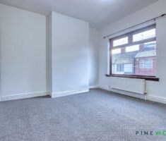 3 BEDROOM House - Semi-Detached - Photo 4