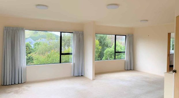 Extended Family Welcome - Photo 1