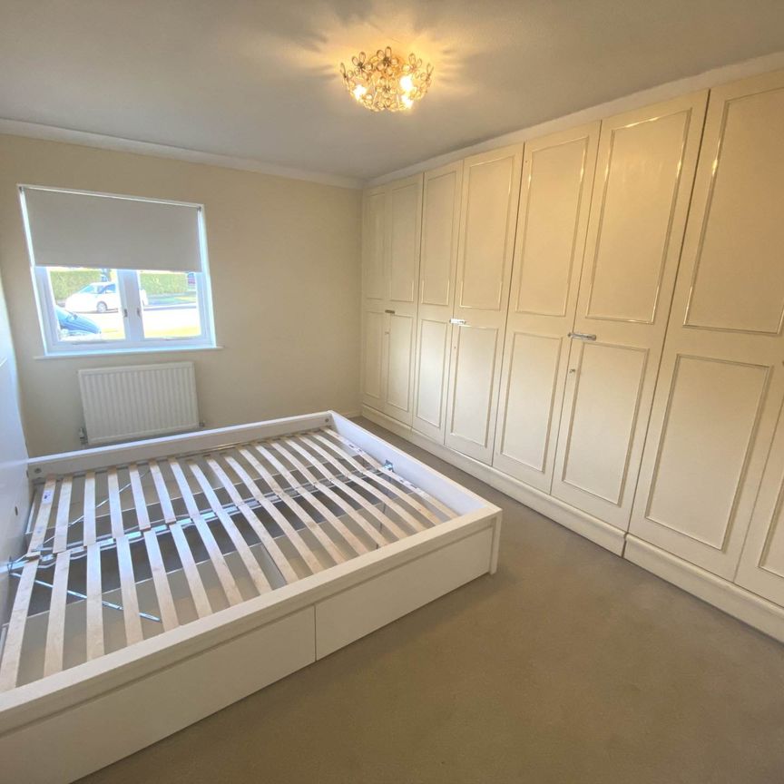 Price £1,750 pcm - Available Now - Part Furnished - Photo 1