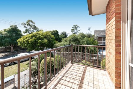 Sundrenched and Secure - Photo 5