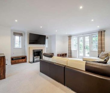 Bramcote, Lockestone, Weybridge, Surrey, KT13 - Photo 5