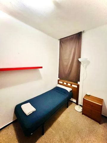 Carrer de Nàpols, Barcelona, Catalonia 08018 - Photo 2