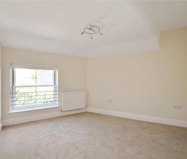 2 bedroom end of terrace house to rent - Photo 5