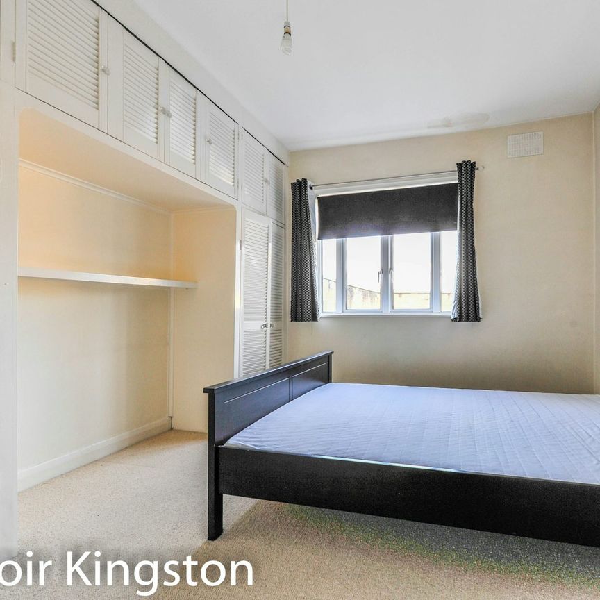 Flat to rent on - Photo 1