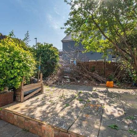 Yew Grove, Cricklewood, NW2 - Photo 3
