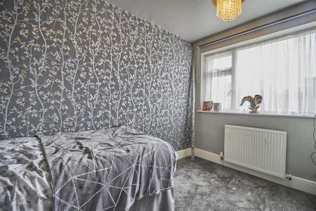 2 bedroom end of terrace house to rent - Photo 3