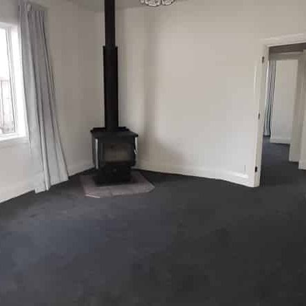 Spacious & Stylish 3-Bedroom Home on a family sized section. - Photo 1