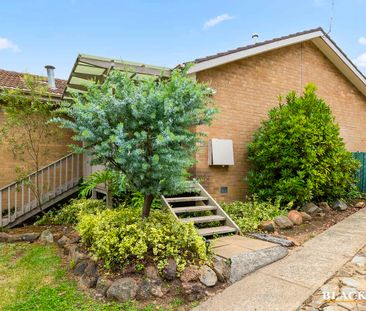 One-Bedroom Home with Garden - Photo 2