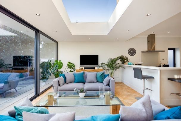 5 bedroom semi-detached house to rent - Photo 1