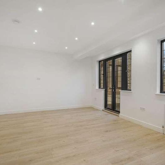 Nether Street, West Finchley London, N3 - Photo 1