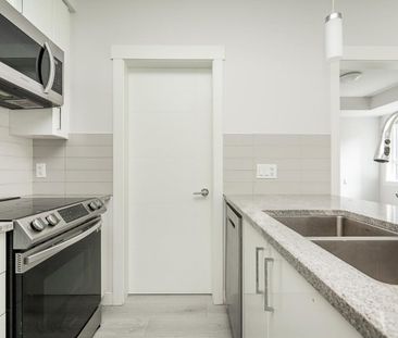 Modern Ground Floor Unit - Photo 3