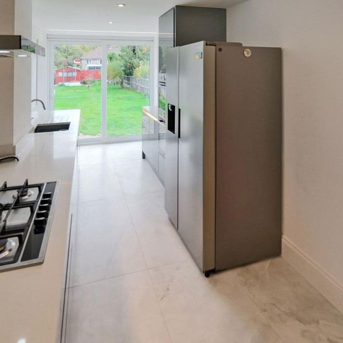 3 bedroom semi-detached house to rent - Photo 1