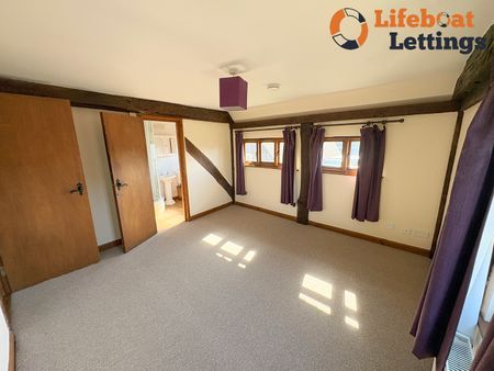 Finn Farm Court, Kingsnorth, Ashford - Photo 2