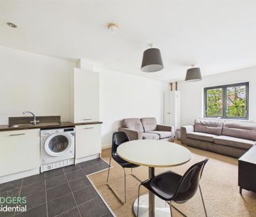 Apt 2, 228 Albertbridge Road, Belfast, BT5 4GW - Photo 1