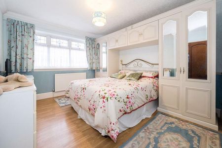 3 bedroom detached house to rent - Photo 4