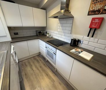 1 bedroom in a house share to rent - Photo 3