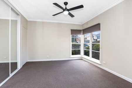 19 Woodland Street, Essendon VIC 3040 - Photo 2