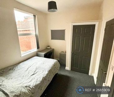 1 bedroom in a house share to rent - Photo 2