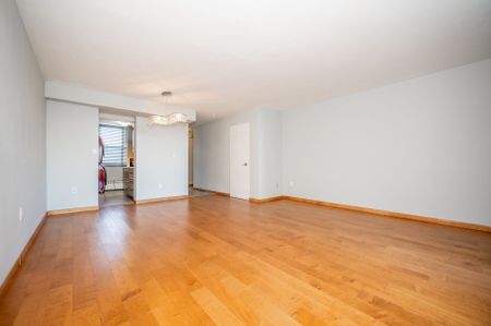 For Lease - 350 Quigley Road Unit# 421, Hamilton, Ontario - Photo 3