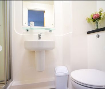 Room in a Shared House, Beaverbank Place, EH7 - Photo 4