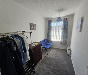 2 bedroom flat to rent - Photo 4